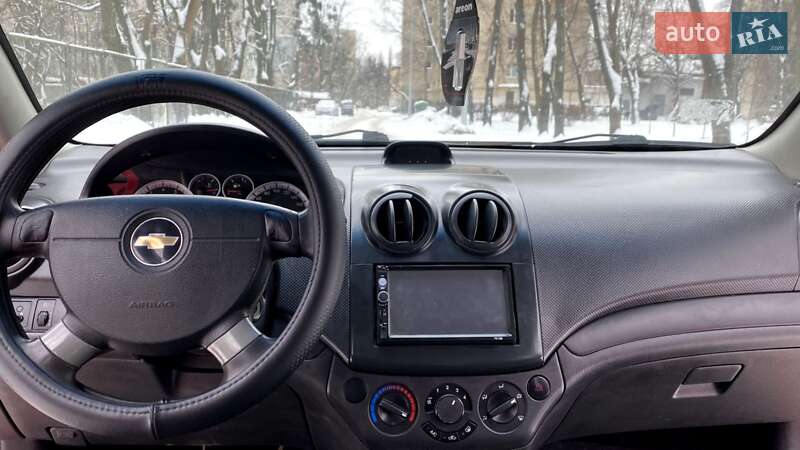 Седан Chevrolet Aveo 2006 в Києві