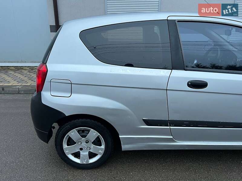 Хэтчбек Chevrolet Aveo 2008 в Вишневом фото 4 Хэтчбек Chevrolet Aveo 2008 в Вишневом