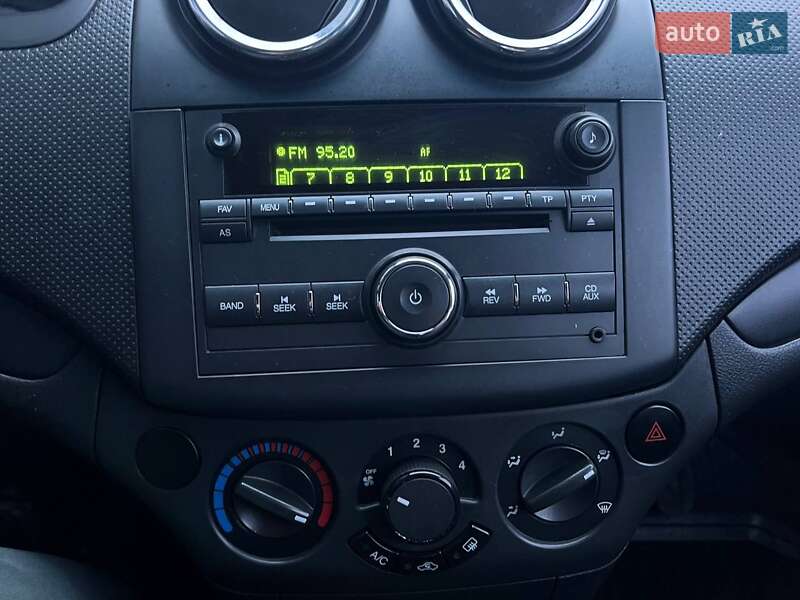 Хэтчбек Chevrolet Aveo 2008 в Вишневом фото 16 Хэтчбек Chevrolet Aveo 2008 в Вишневом