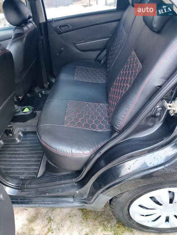 Седан Chevrolet Aveo 2006 в Львові