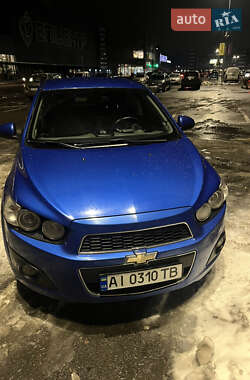 Седан Chevrolet Aveo 2012 в Києві
