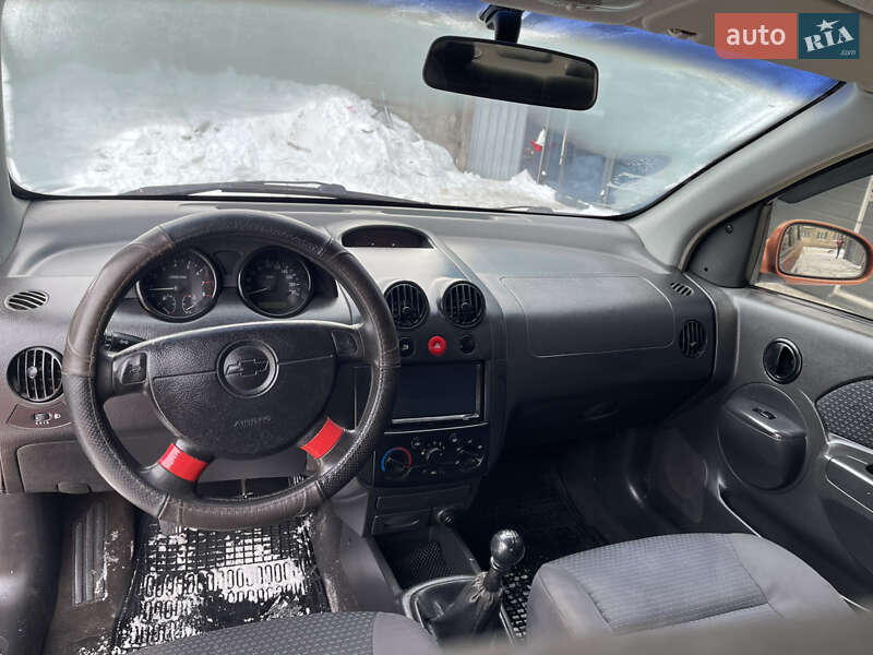 Седан Chevrolet Aveo 2006 в Киеве