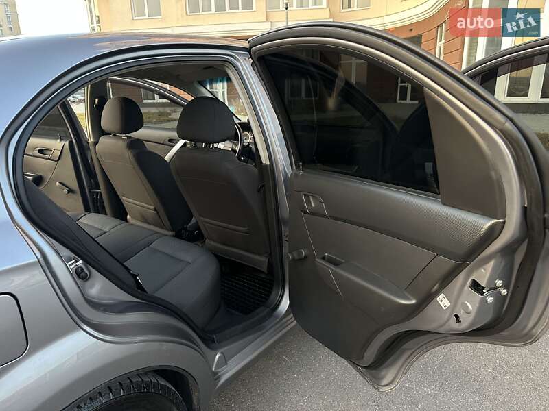 Седан Chevrolet Aveo 2007 в Миколаєві