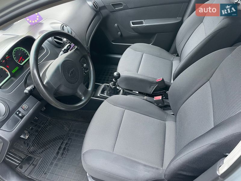 Седан Chevrolet Aveo 2010 в Дубні