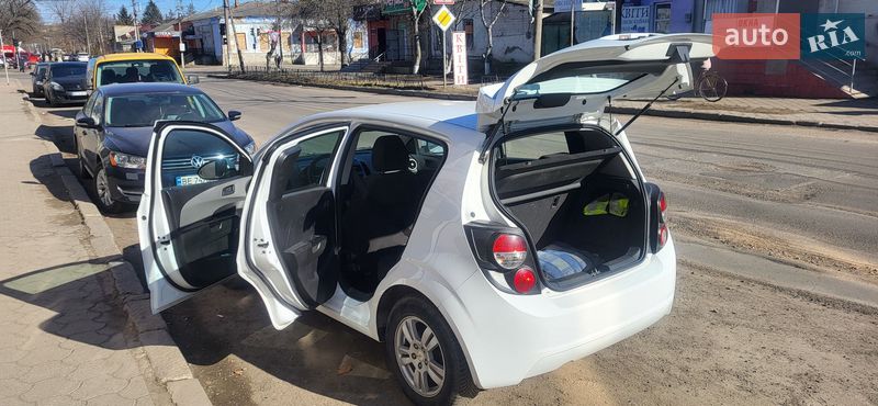 Хетчбек Chevrolet Aveo 2013 в Вознесенську