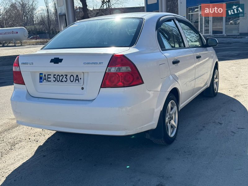 Седан Chevrolet Aveo 2009 в Днепре