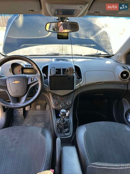 Седан Chevrolet Aveo 2013 в Мукачевому