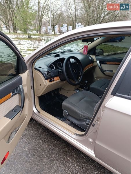 Седан Chevrolet Aveo 2008 в Никополе