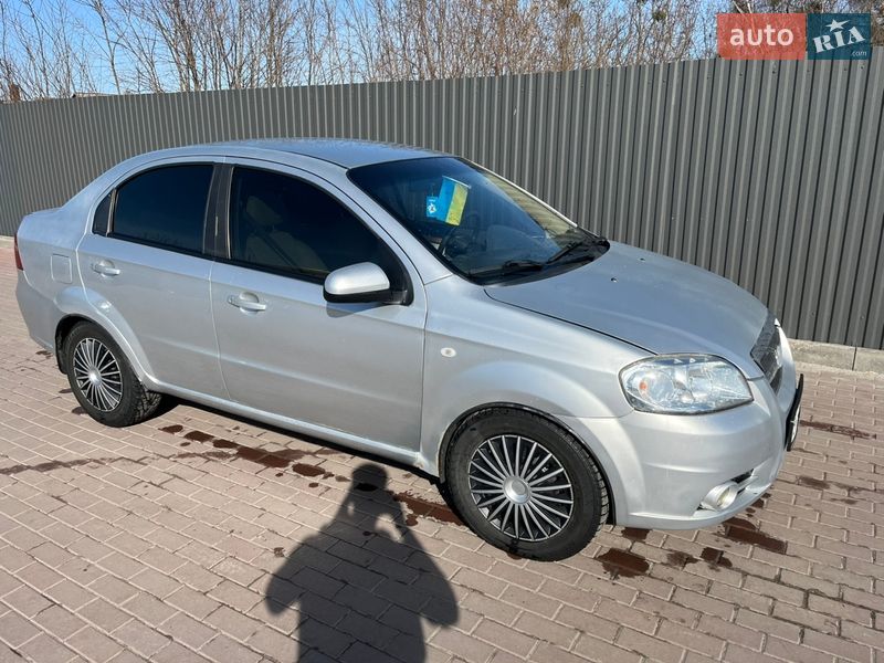 Седан Chevrolet Aveo 2007 в Сарнах