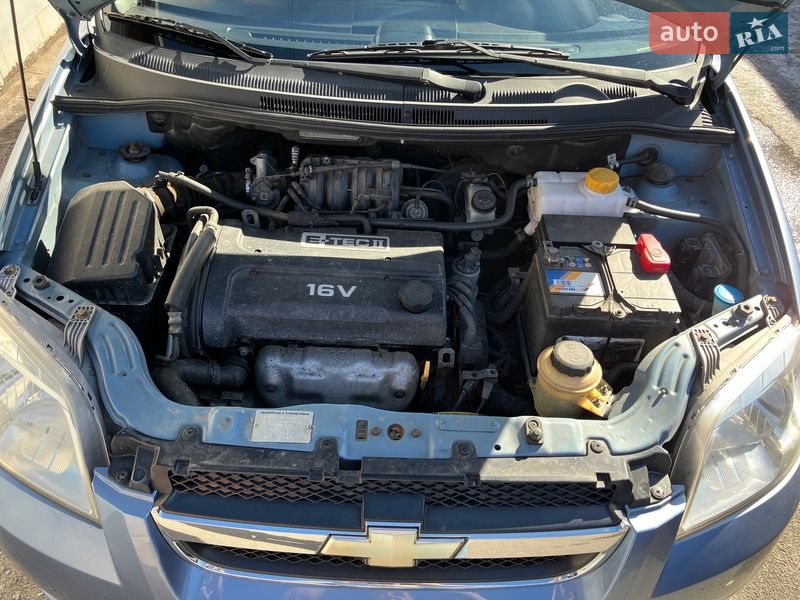 Седан Chevrolet Aveo 2006 в Киеве