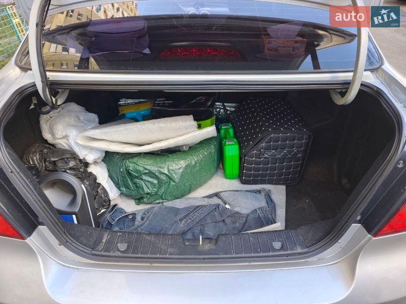 Седан Chevrolet Aveo 2006 в Киеве