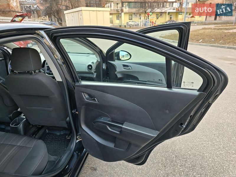 Седан Chevrolet Aveo 2013 в Харькове