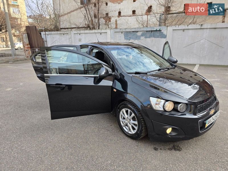 Седан Chevrolet Aveo 2013 в Харькове