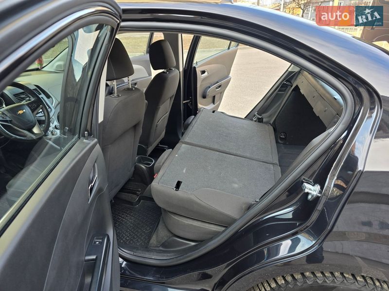 Седан Chevrolet Aveo 2013 в Харькове