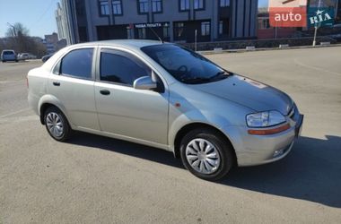 Седан Chevrolet Aveo 2005 в Обухові