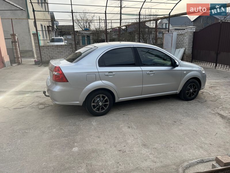 Седан Chevrolet Aveo 2007 в Нерубайском