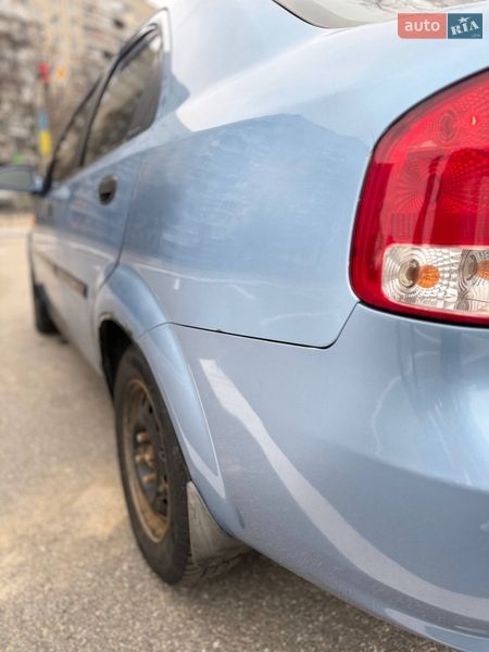 Седан Chevrolet Aveo 2004 в Харькове