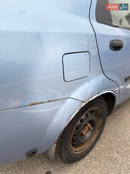 Седан Chevrolet Aveo 2004 в Харькове
