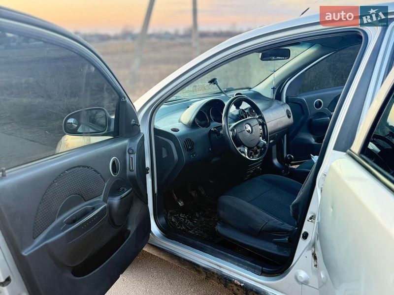 Хэтчбек Chevrolet Aveo 2006 в Конотопе