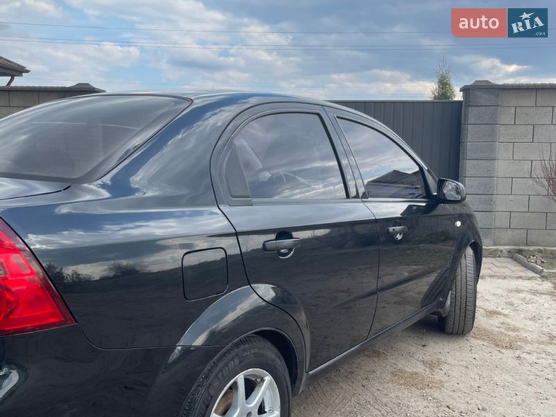 Седан Chevrolet Aveo 2008 в Сарнах