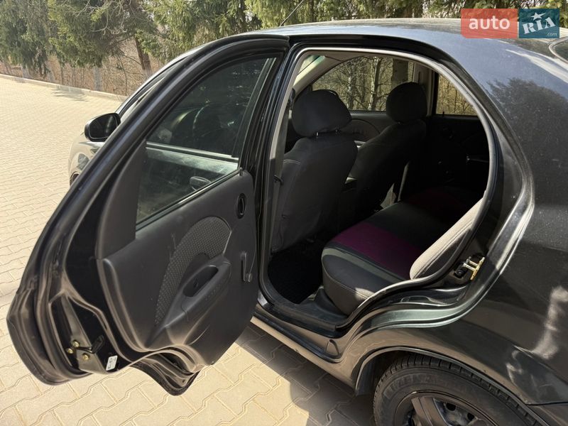 Седан Chevrolet Aveo 2006 в Виннице