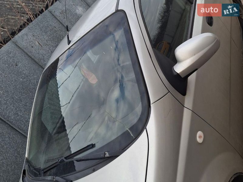 Хэтчбек Chevrolet Aveo 2006 в Богдановке