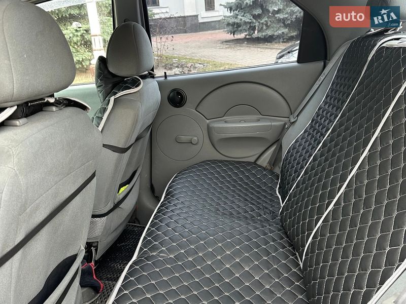 Седан Chevrolet Aveo 2005 в Сумах