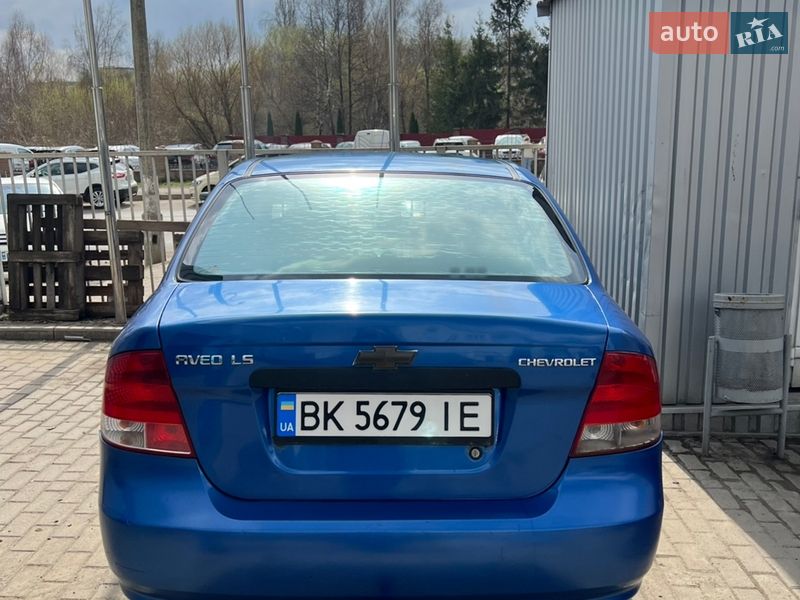 Седан Chevrolet Aveo 2005 в Ровно