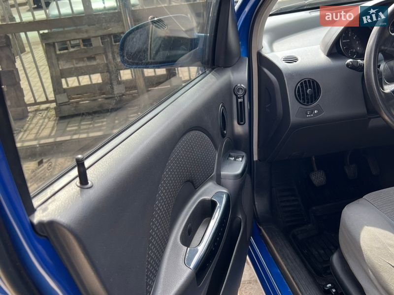 Седан Chevrolet Aveo 2005 в Ровно