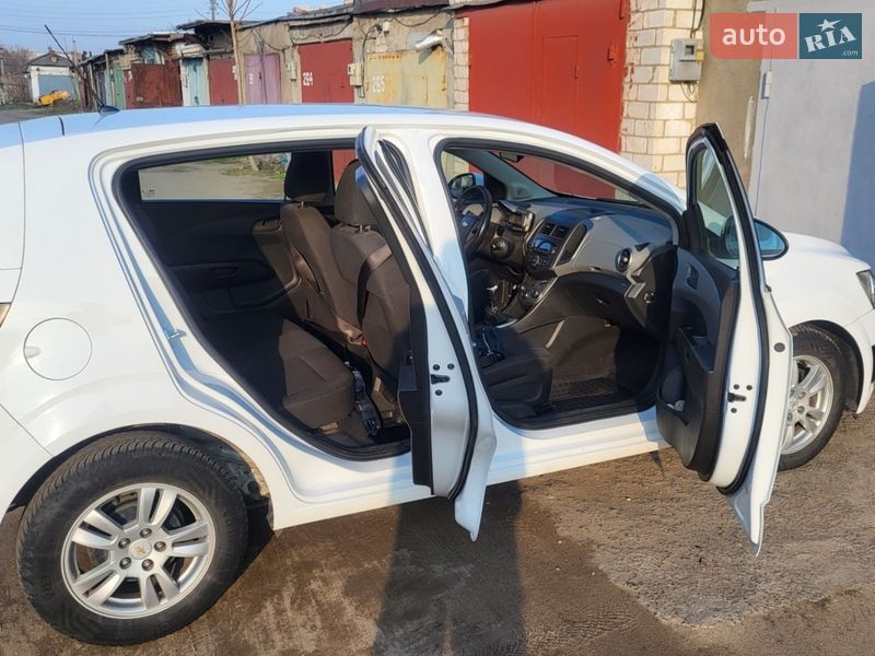 Хэтчбек Chevrolet Aveo 2013 в Вознесенске