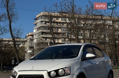 Седан Chevrolet Aveo 2012 в Києві