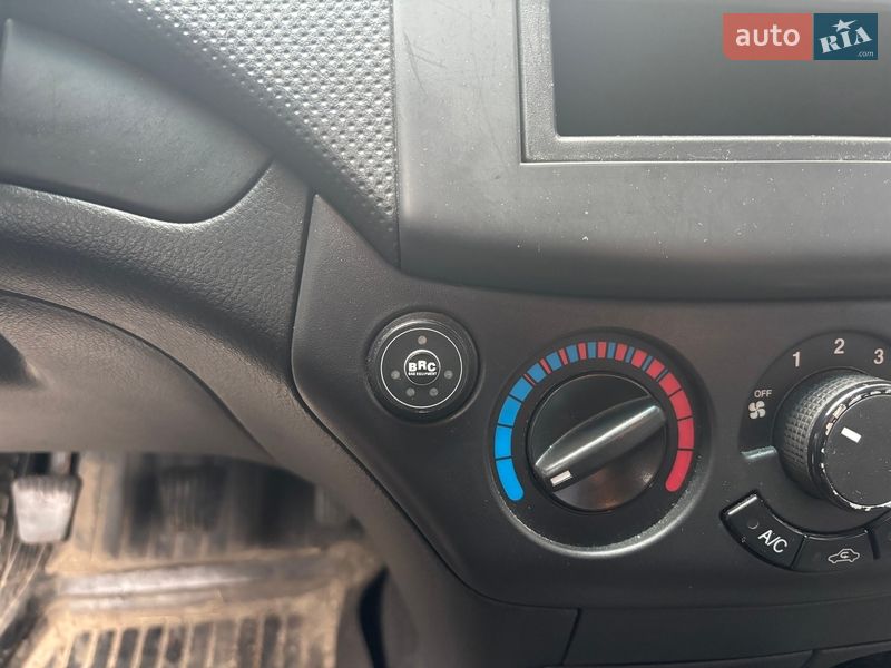 Седан Chevrolet Aveo 2011 в Києві