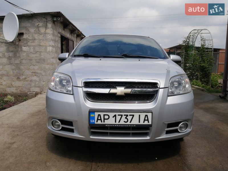 Седан Chevrolet Aveo 2010 в Жовтих Водах