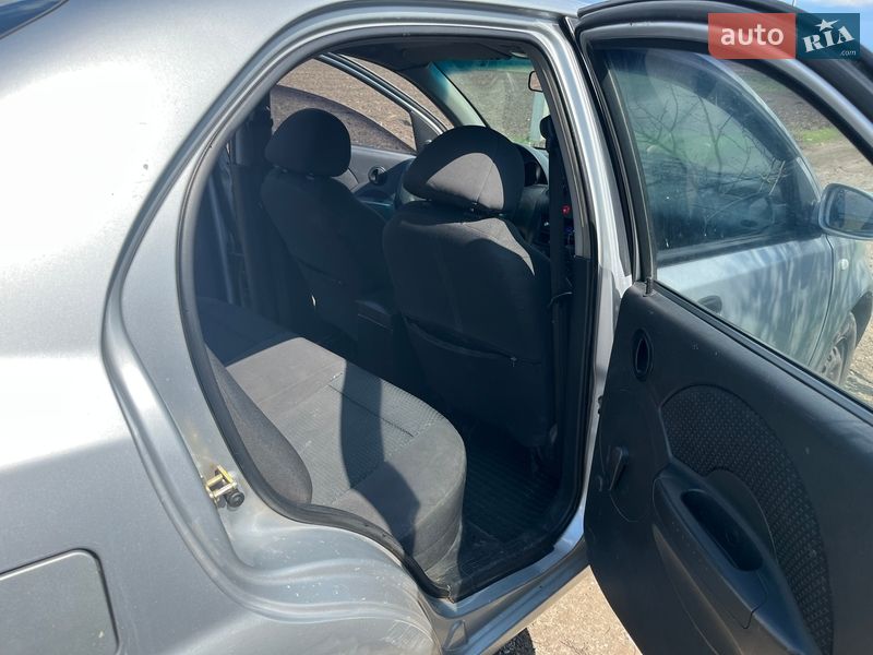 Седан Chevrolet Aveo 2005 в Знаменовке