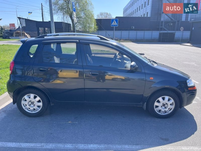 Хетчбек Chevrolet Aveo 2004 в Києві
