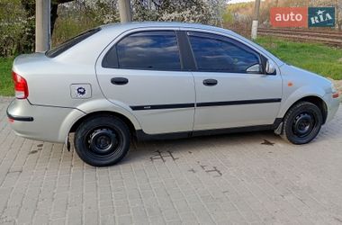 Седан Chevrolet Aveo 2004 в Львові