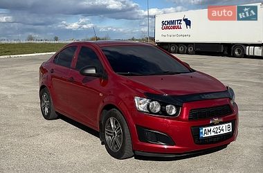 Седан Chevrolet Aveo 2012 в Коростені