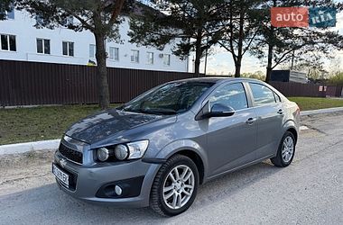 Седан Chevrolet Aveo 2014 в Львове