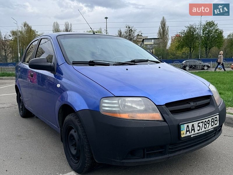 Седан Chevrolet Aveo 2005 в Киеве