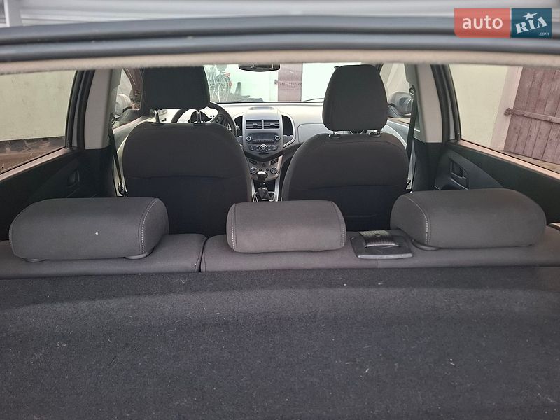 Хэтчбек Chevrolet Aveo 2011 в Горохове