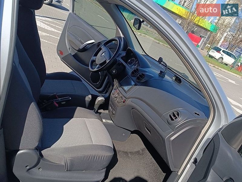 Хэтчбек Chevrolet Aveo 2008 в Киеве