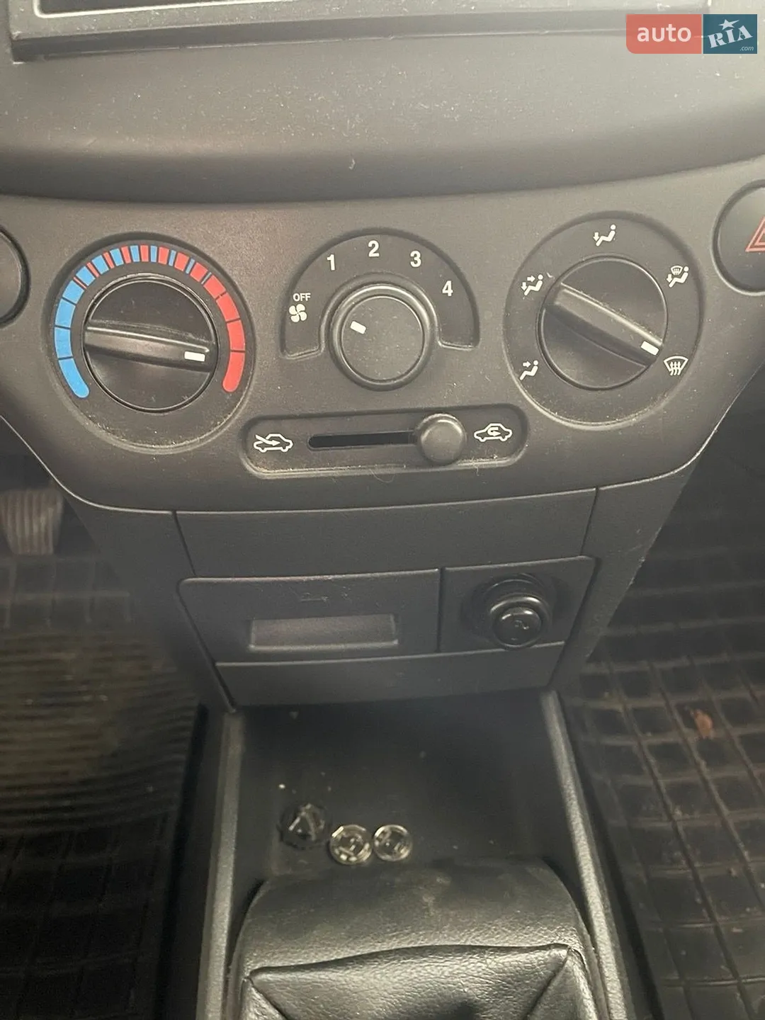 2011 Chevrolet Aveo - мініатюра 5