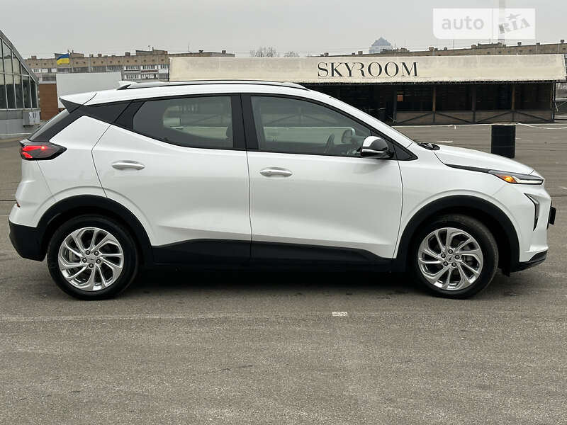 Позашляховик / Кросовер Chevrolet Bolt EUV 2023 в Києві
