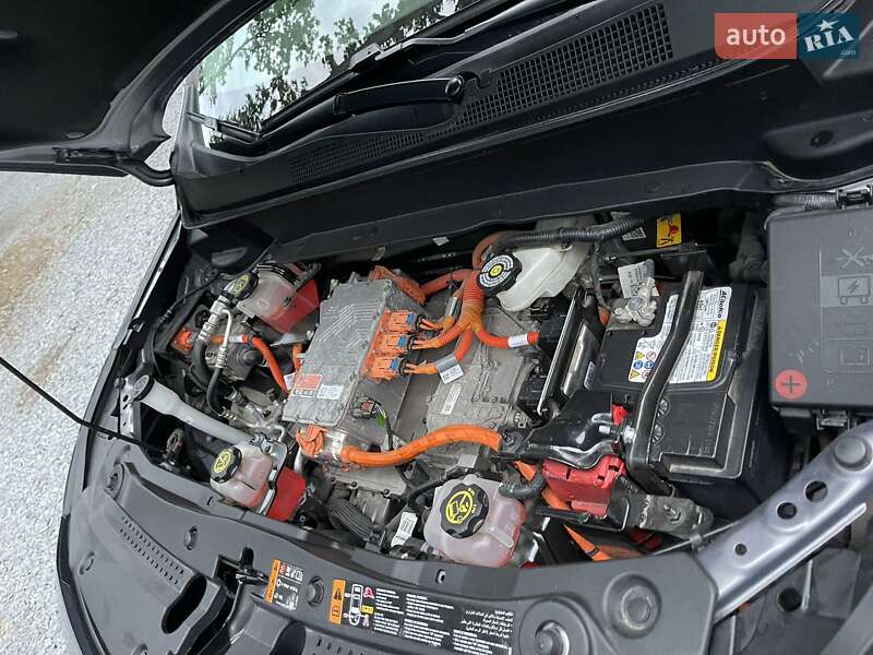 Позашляховик / Кросовер Chevrolet Bolt EUV 2022 в Радивиліві