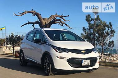 Хетчбек Chevrolet Bolt EV 2017 в 