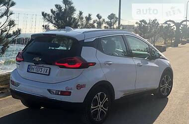 Хетчбек Chevrolet Bolt EV 2017 в 