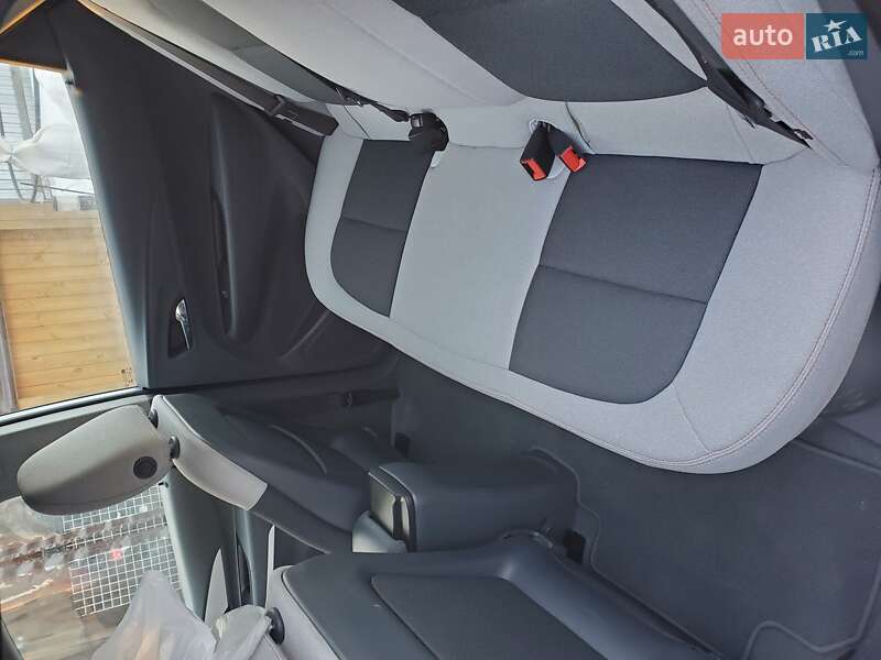 Хэтчбек Chevrolet Bolt EV 2017 в Бердичеве фото 8 Хэтчбек Chevrolet Bolt EV 2017 в Бердичеве