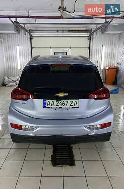 Хэтчбек Chevrolet Bolt EV 2017 в 
