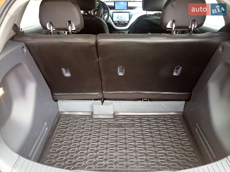 Хетчбек Chevrolet Bolt EV 2017 в Могилів-Подільському