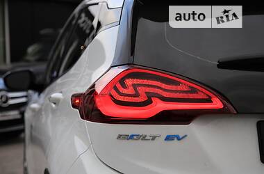 Хетчбек Chevrolet Bolt EV 2017 в 